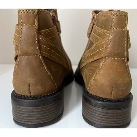 Clarks Collection Maye Strap Leather ankle boot. Size 6.5. - Picture 5 of 10